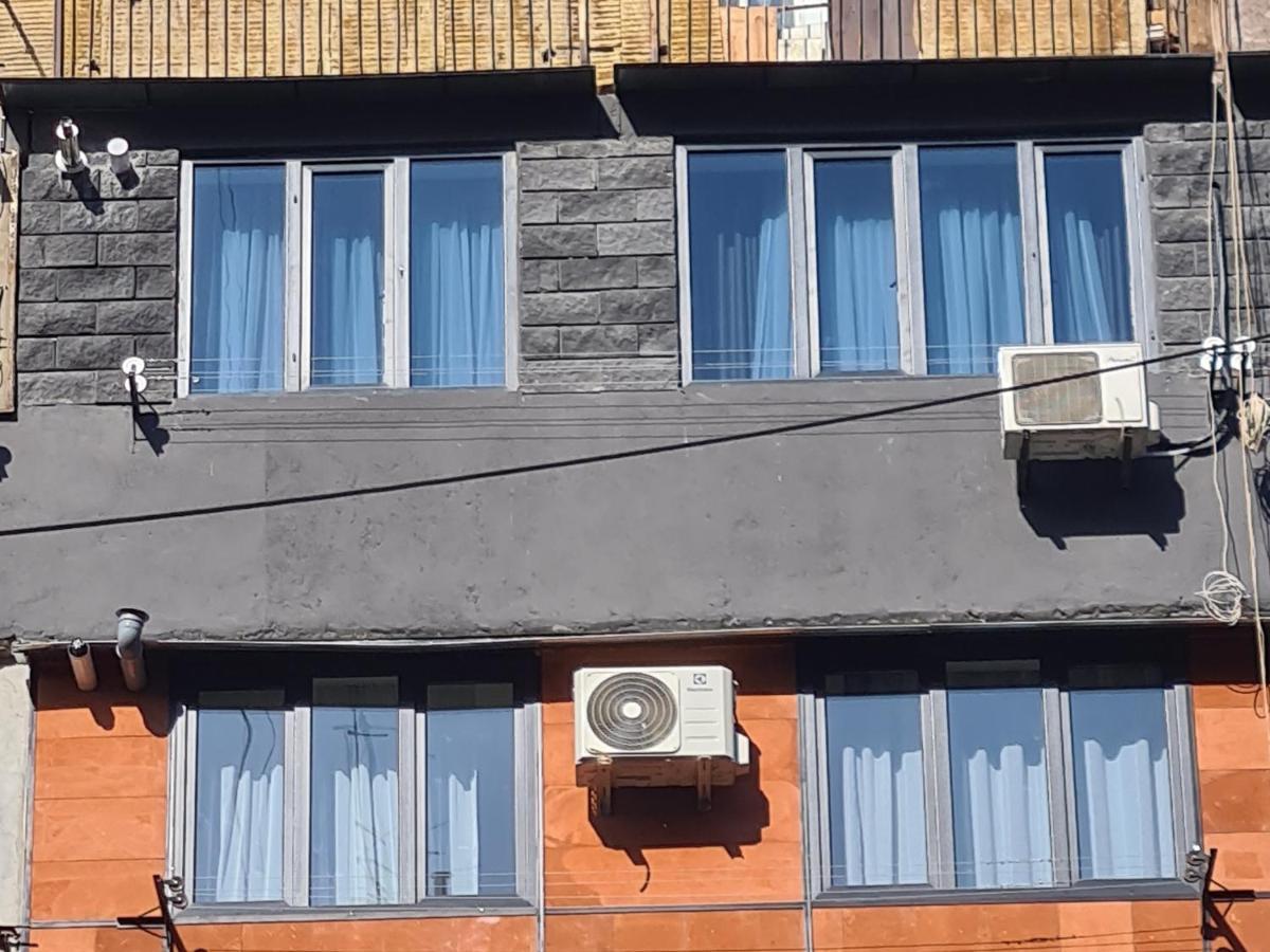 House In Centr Koghbaci Strit * Yerevan
